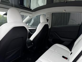 Tesla Model Y (Dual Motor) Long Range Auto 4WDE 5dr