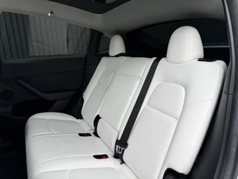 Tesla Model Y (Dual Motor) Long Range Auto 4WDE 5dr