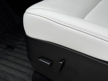 Tesla Model Y (Dual Motor) Long Range Auto 4WDE 5dr