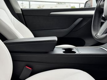 Tesla Model Y (Dual Motor) Long Range Auto 4WDE 5dr