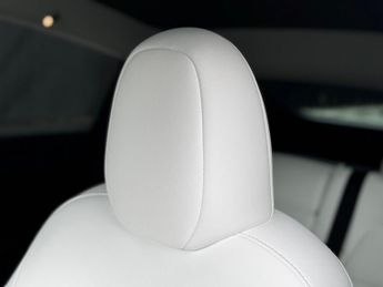 Tesla Model Y (Dual Motor) Long Range Auto 4WDE 5dr