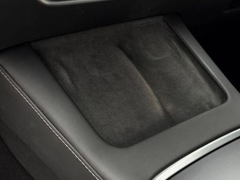 Tesla Model Y (Dual Motor) Long Range Auto 4WDE 5dr