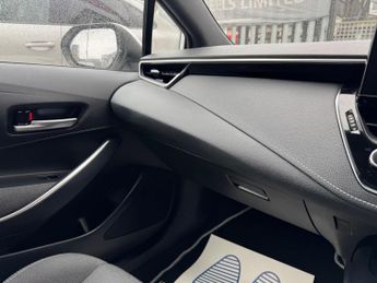 Toyota Corolla 1.8 VVT-h Icon Touring Sports CVT Euro 6 (s/s) 5dr