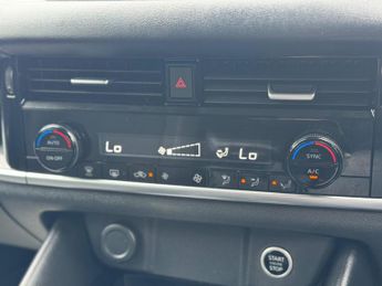 Nissan Qashqai 1.3 DIG-T MHEV N-Connecta XTRON Euro 6 (s/s) 5dr