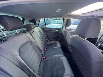 Volkswagen Golf 2.0 TDI BlueMotion Tech GT Edition DSG Euro 6 (s/s) 5dr