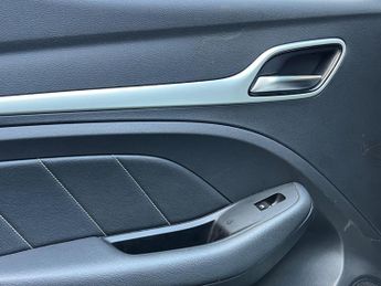 MG MG ZS 44.5kWh Exclusive Auto 5dr