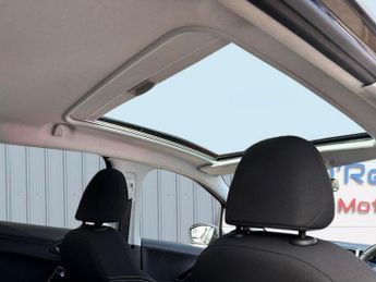 Peugeot 208 1.2 VTi Style Euro 5 5dr