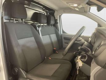 Vauxhall Vivaro 1.5 Turbo D 2900 Dynamic Panel Van 6dr Diesel Manual L2 H1 Euro 