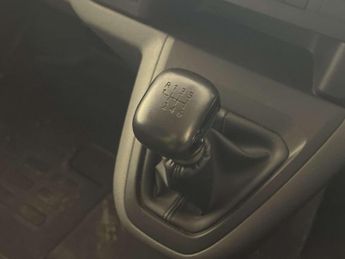 Vauxhall Vivaro 1.5 Turbo D 2900 Dynamic Panel Van 6dr Diesel Manual L2 H1 Euro 