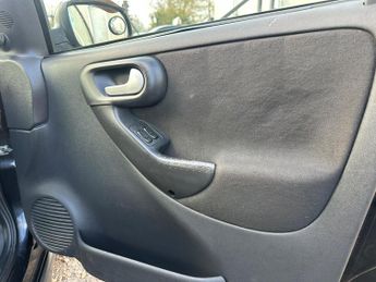 Vauxhall Corsa 1.4i 16v Active 5dr