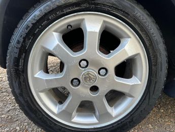 Vauxhall Corsa 1.4i 16v Active 5dr