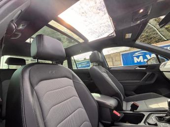 Volkswagen Tiguan 2.0 TDI R-Line Tech DSG 4Motion Euro 6 (s/s) 5dr