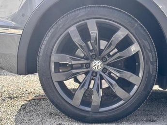 Volkswagen Tiguan 2.0 TDI R-Line Tech DSG 4Motion Euro 6 (s/s) 5dr