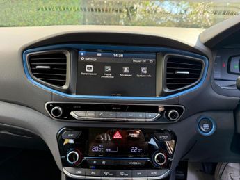 Hyundai IONIQ 1.6 h-GDi Premium DCT Euro 6 (s/s) 5dr