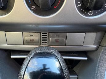 Ford Focus 1.6 Sport Auto 5dr
