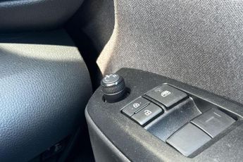 Toyota Yaris 1.5 VVT-h Icon E-CVT Euro 6 (s/s) 5dr