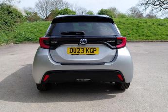 Toyota Yaris 1.5 VVT-h Design E-CVT Euro 6 (s/s) 5dr