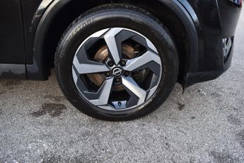 Nissan Qashqai 1.3 DIG-T MHEV N-Connecta XTRON Euro 6 (s/s) 5dr