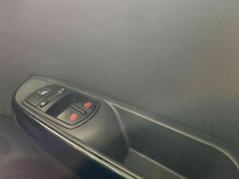 Vauxhall Corsa 1.4i ecoTEC Design Hatchback 5dr Petrol Auto Euro 6 (90 ps)