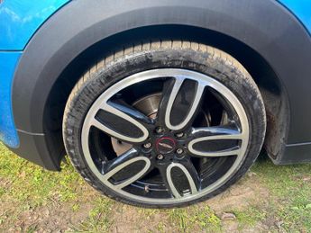 MINI Convertible 2.0 Cooper S Auto Euro 6 (s/s) 2dr