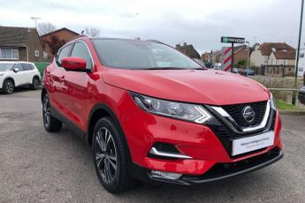 Nissan Qashqai 1.3 DiG-T N-Connecta 5dr [Glass Roof Pack]