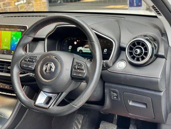 MG MG HS 1.5 T-GDI 16.6kWh Excite Auto Euro 6 (s/s) 5dr