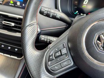 MG MG HS 1.5 T-GDI 16.6kWh Excite Auto Euro 6 (s/s) 5dr