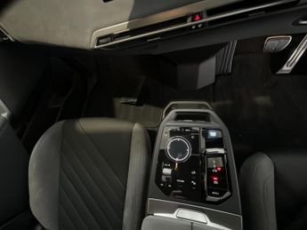 BMW Ix XDRIVE45 M SPORT