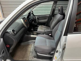 Toyota RAV4 2.0 VVT-i XT-R 4WD 5dr