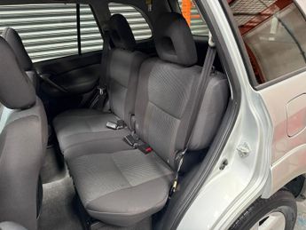 Toyota RAV4 2.0 VVT-i XT-R 4WD 5dr