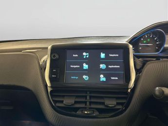 Peugeot 2008 1.2 PureTech Allure Premium SUV 5dr Petrol Manual Euro 6 (s/s) (
