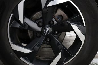 Nissan Juke 1.6 N-Connecta Auto Euro 6 5dr