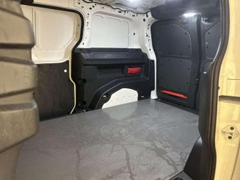 Volkswagen ID. Buzz Cargo Pro 77kWh Commerce Plus Panel Van 5dr Electric Auto (204 ps)