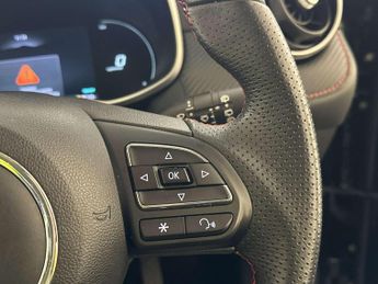 MG MG ZS 72.6kWh SE Long Range SUV 5dr Electric Auto (156 ps)