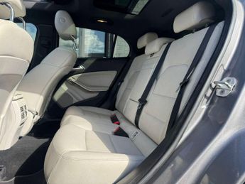 MERCEDES-BENZ GLA 2.1 GLA220 CDI SE SUV 5dr Diesel 7G-DCT 4MATIC Euro 6 (s/s) (170