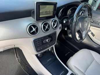 MERCEDES-BENZ GLA 2.1 GLA220 CDI SE SUV 5dr Diesel 7G-DCT 4MATIC Euro 6 (s/s) (170