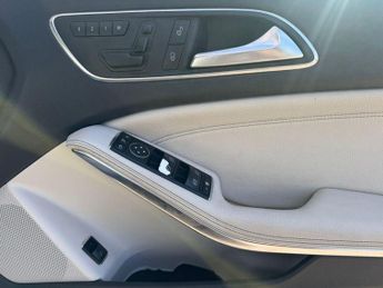 MERCEDES-BENZ GLA 2.1 GLA220 CDI SE SUV 5dr Diesel 7G-DCT 4MATIC Euro 6 (s/s) (170