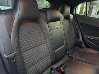 MERCEDES-BENZ GLA 2.1 GLA220d AMG Line (Premium Plus) SUV 5dr Diesel 7G-DCT 4MATIC