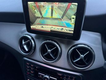 MERCEDES-BENZ GLA 2.1 GLA220d AMG Line (Premium Plus) SUV 5dr Diesel 7G-DCT 4MATIC