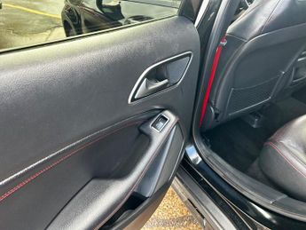 Mercedes-Benz GLA 2.1 GLA220 CDI AMG Line 7G-DCT 4MATIC Euro 6 (s/s) 5dr