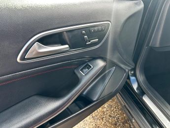 Mercedes-Benz GLA 2.1 GLA220 CDI AMG Line 7G-DCT 4MATIC Euro 6 (s/s) 5dr