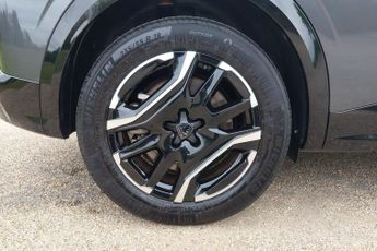 Peugeot E-3008 73kWh GT Auto 5dr