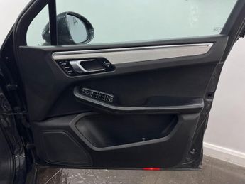 Porsche Macan 3.0 TD V6 S PDK 4WD Euro 6 (s/s) 5dr