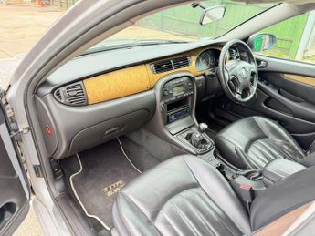 Jaguar X-Type 2.1 V6 S 4dr