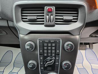 Volvo V40 Cross Country 1.6 D2 Lux Powershift Euro 5 (s/s) 5dr