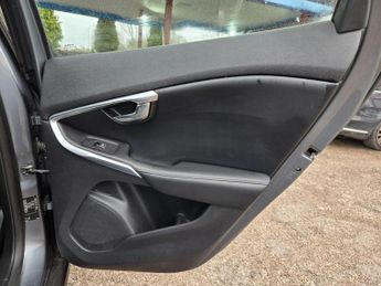 Volvo V40 Cross Country 1.6 D2 Lux Powershift Euro 5 (s/s) 5dr