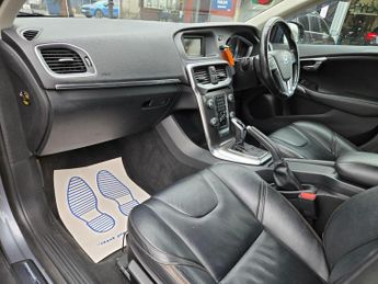 Volvo V40 Cross Country 1.6 D2 Lux Powershift Euro 5 (s/s) 5dr