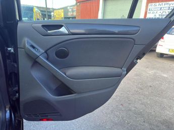 Volkswagen Golf 2.0 TDI SE DSG Euro 5 5dr