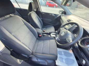 Volkswagen Golf 2.0 TDI SE DSG Euro 5 5dr
