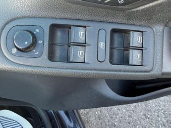 Volkswagen Golf 2.0 TDI SE DSG Euro 5 5dr